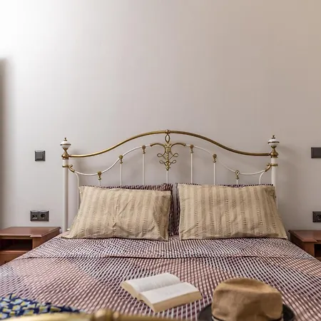 Ligaridia Stone & Sea Traditional Apartments * Moutsoúna